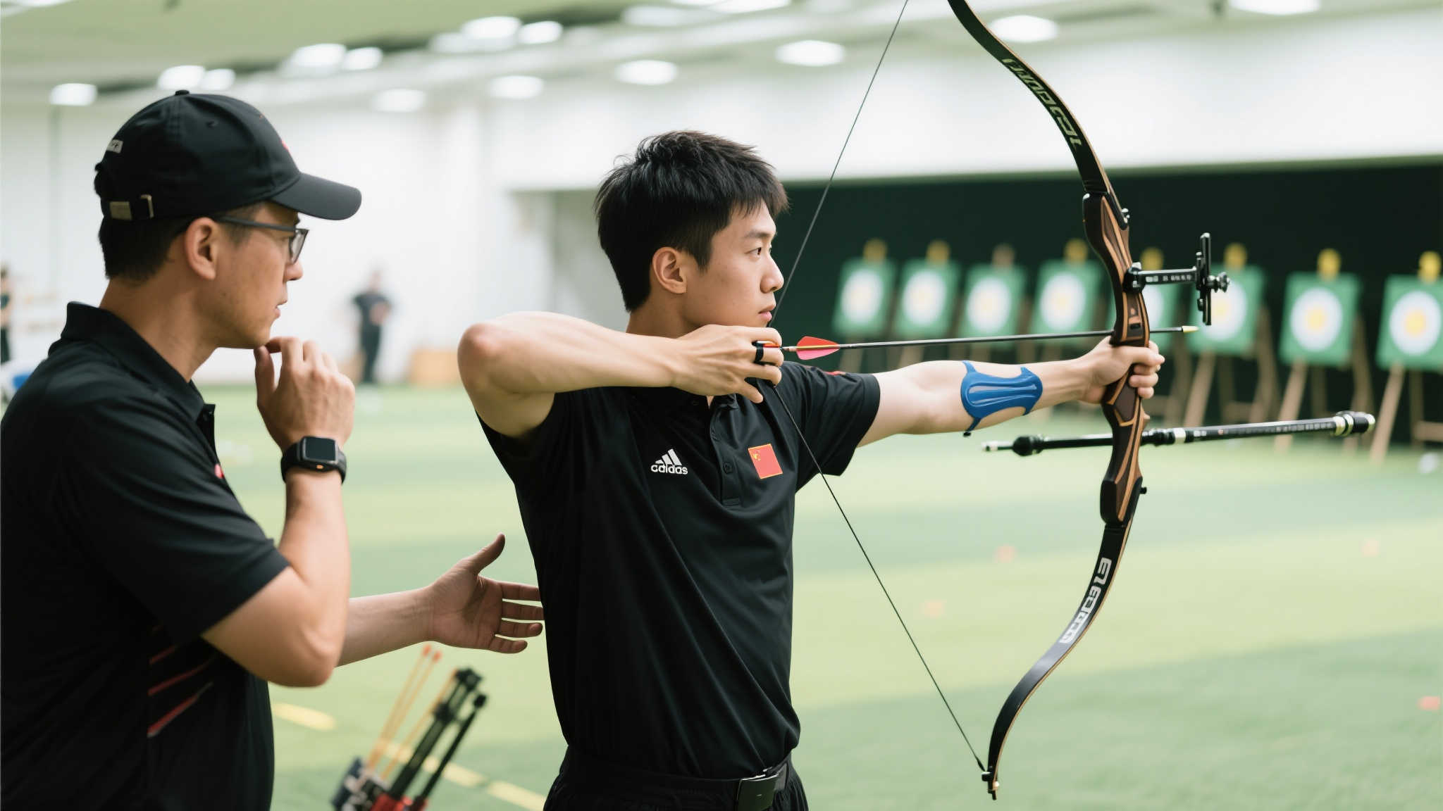 切特三分出手动作过慢引争议,投篮技术亟待优化 切特三分出手动作过慢引争议,投篮技术亟待优化