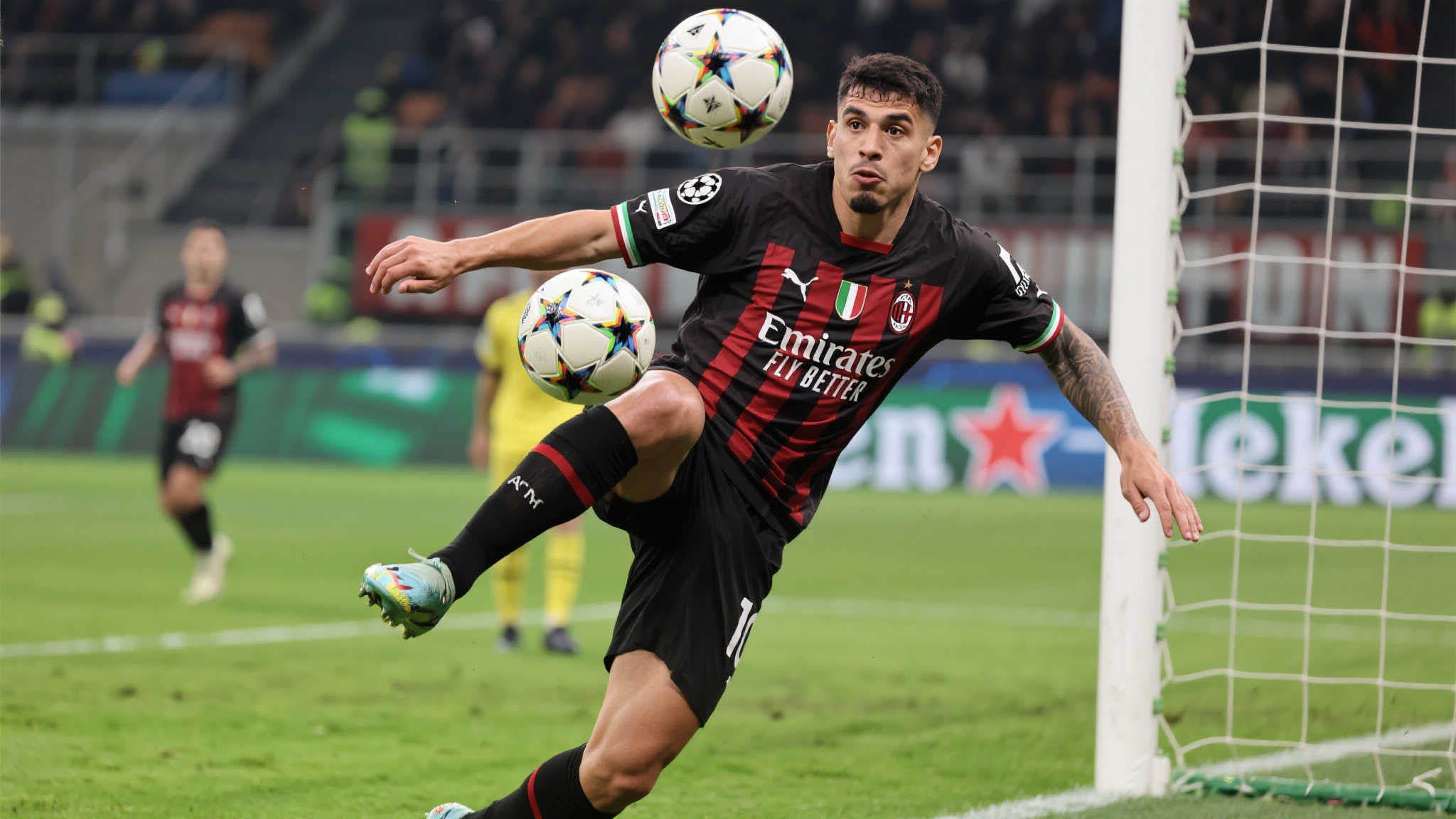 洛莫纳科自出道以来便展现出非凡的天赋。他以坚定不移